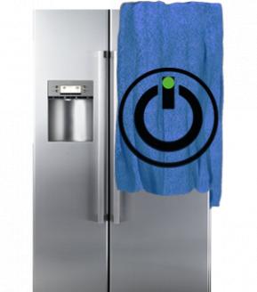 Вздулась стенка холодильника - утечка фреона : холодильник Hotpoint-Ariston